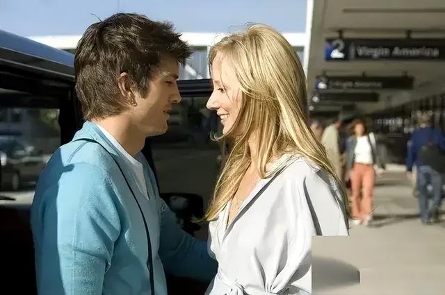 美国大尺度“三级片”《蔓延》剧情层层递进，看完直呼过瘾！