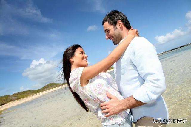 情侣照牵手的正确姿势，唯美又不失浪漫