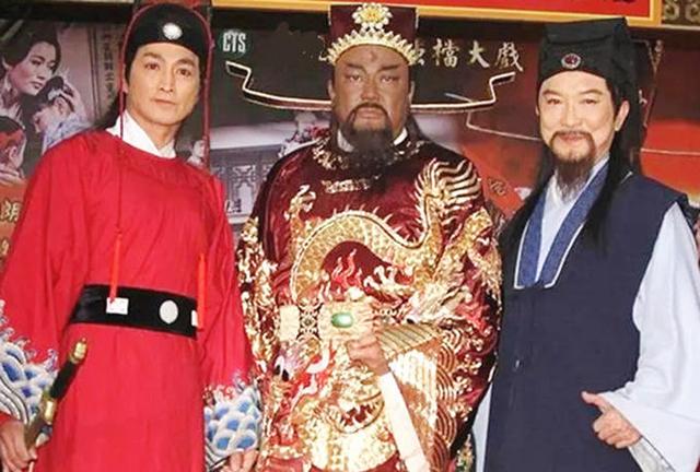 “公孙策”范鸿轩复出拍戏！身材发福精神十足，74岁仍未婚未育