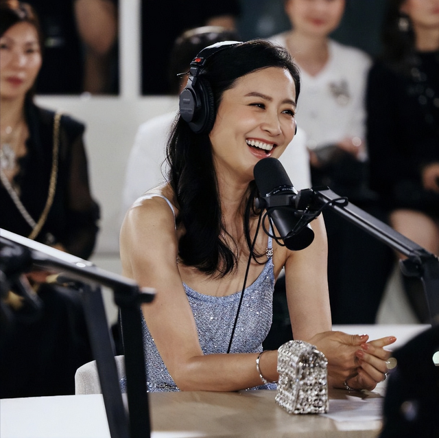 因生不出孩子被踢出豪门，二婚后却儿女双全，这次她终于扬眉吐气