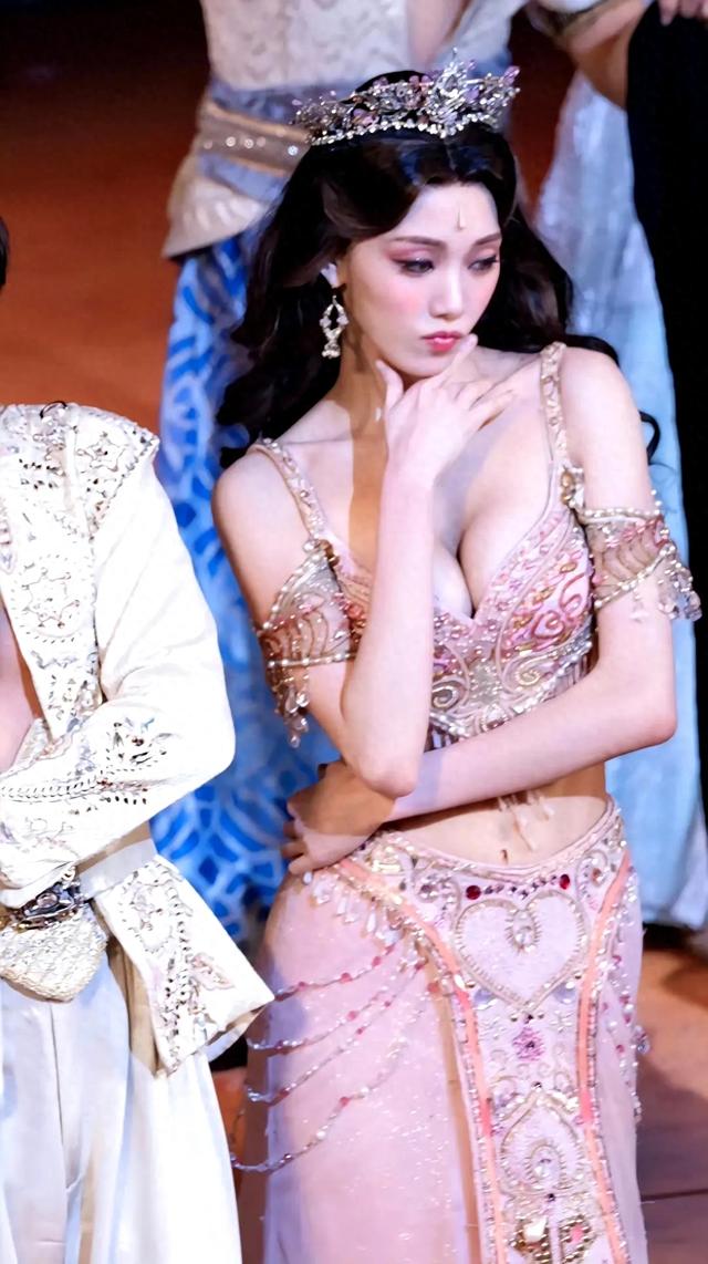 李圣经的音乐剧《阿拉丁》茉莉公主造型