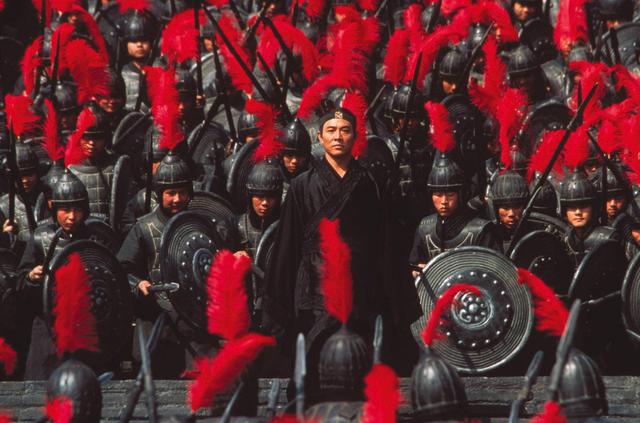 《满江红》：悬疑的，喜剧的，现实的