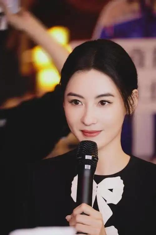 艳照门都毁不掉的张柏芝，现在涅槃重生，王菲终究还是败下风来