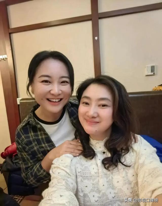 冯巩过67岁生日，多位学生们为他庆祝，贾玲也到现场，身材纤瘦