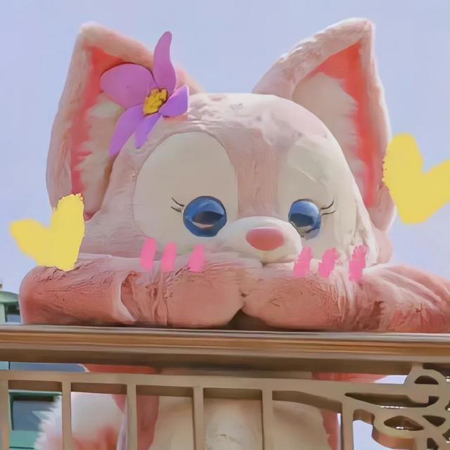 排队7小时，只为她砸钱：玲娜贝儿到底啥来头？