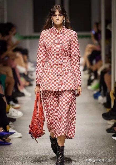 时尚圈当红炸子鸡小叛逆、大妞范的UOOYAA乌丫现在怎么样了