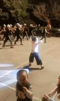 柳岩辽宁春晚小品《大腕来袭》中的护士装，演绎别样美丽