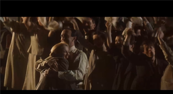 她的一生充满争议，却让整个阿根廷为她哭泣｜跟着电影去旅行