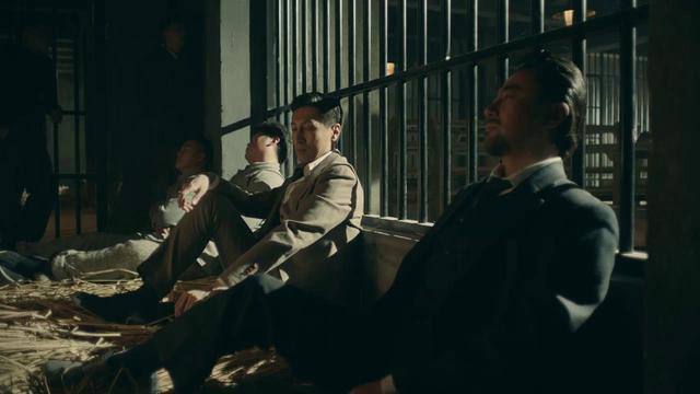 《前行者》的耐看不止于烧脑，这部谍战剧让人把“如履薄冰”看得真切