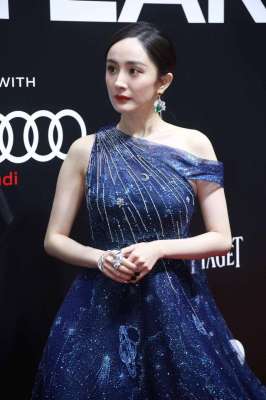 暖白皮(暖白皮穿什么颜色好看？以杨幂为例，解析春季型人的用色规律)