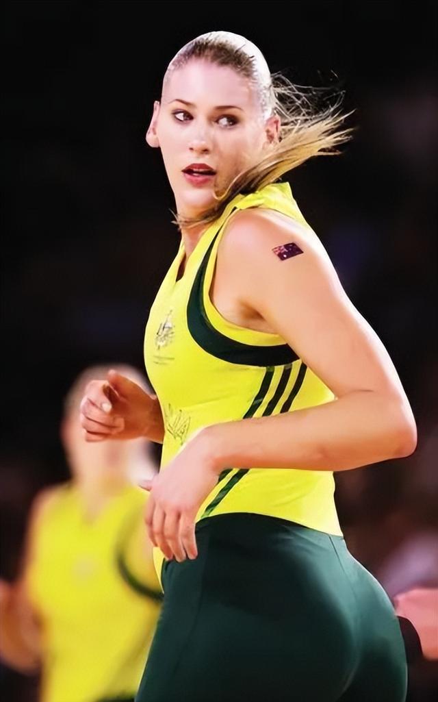 相比与劳伦，姚明选择叶莉才是明智的，但女儿的美国国籍惹争议