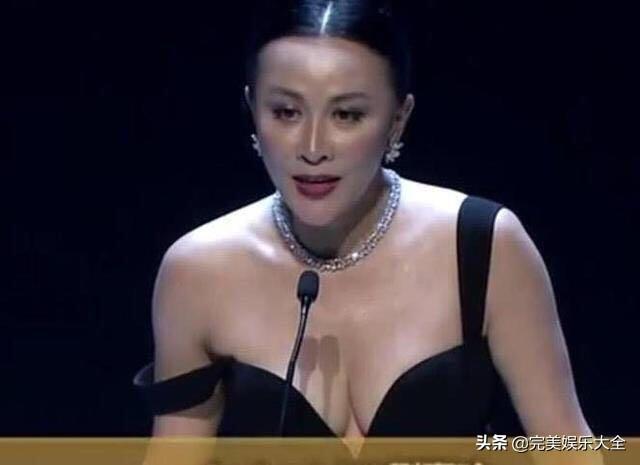 同穿“滑肩”礼服，为何刘嘉玲贾静雯完全不同？