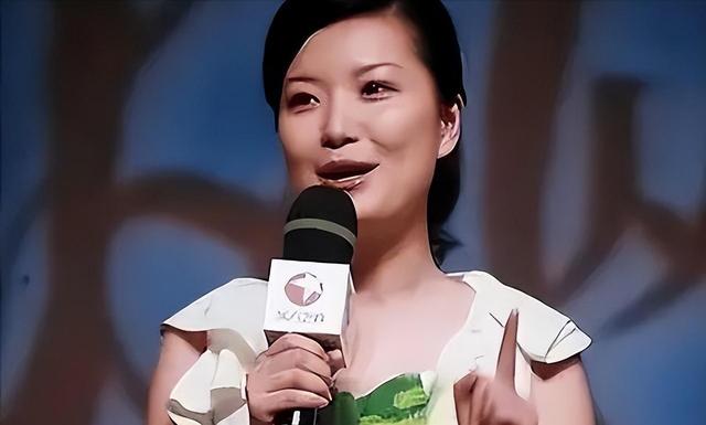 东方卫视一姐陈蓉：因“寿宴门”身败名裂，今低调嫁海归结婚生子