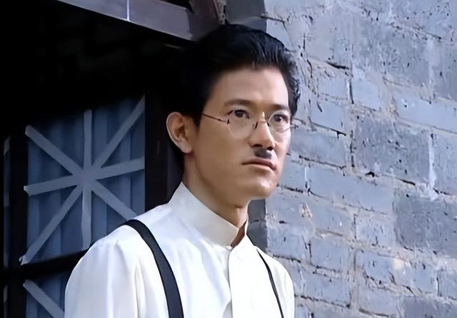 这个演鬼子的日本人火了！老婆重庆人女儿中国籍，围攻后被扒底