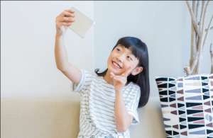 日本美女黄色视频(犯人枪毙十分钟疫情期间大量日本未成年人被诱惑拍摄不雅视频？)