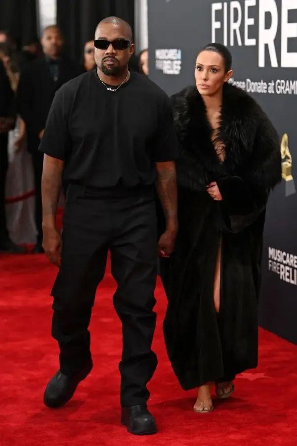 侃爷夫妇开始闹离婚？格莱美一脱后，比安卡终于受不了了？