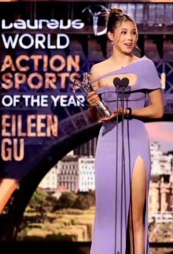 娜扎丁字裤外露，还怒怼网友管得宽，是“荡妇”，还是另有缘由？