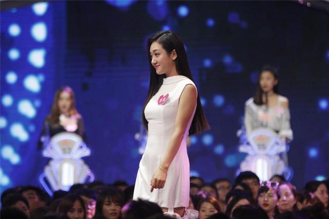 高颜值名师亮相《非诚勿扰》女嘉宾季菁：遇到对的人不容易