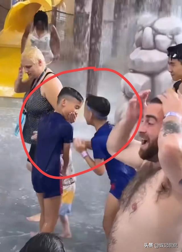 陈建州带全家美国度假！9岁儿子身高优越，48岁范玮琪瘦成纸片人