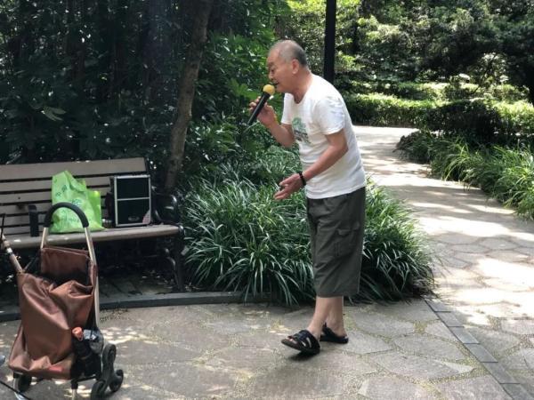 中山公园“隐秘的角落”，有着上海阿姨爷叔的音乐江湖