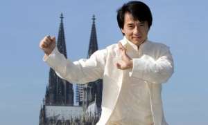 功夫胖(洪金宝：号称港圈“功夫胖”，嘴角却因被打留疤，是谁如此大胆？)