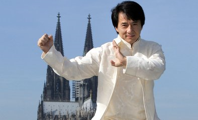 洪金宝：号称港圈“功夫胖”，嘴角却因被打留疤，是谁如此大胆？