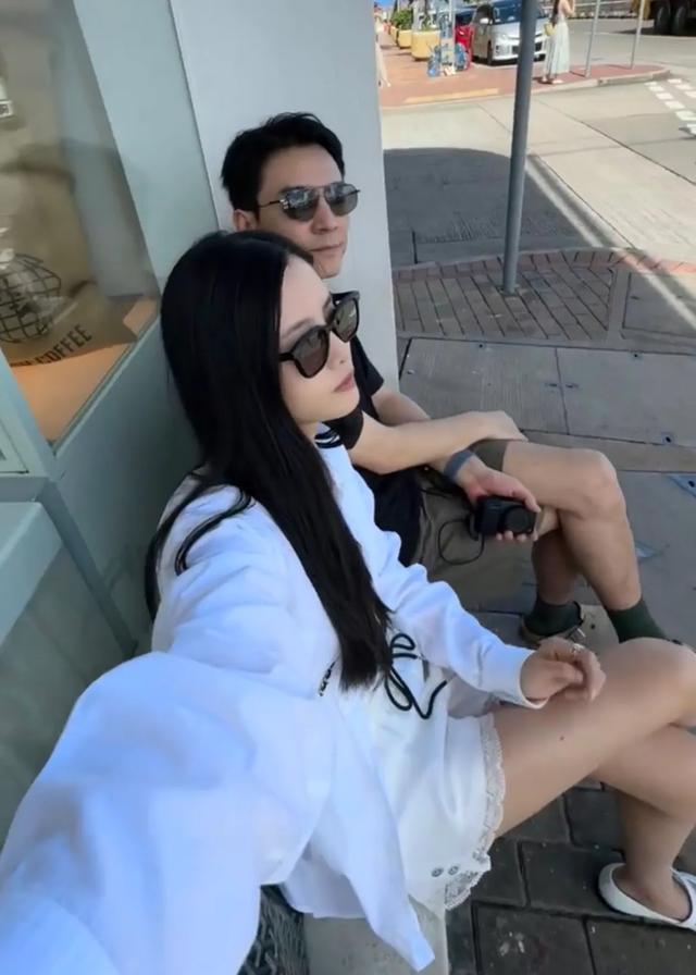 隋雨蒙李光洁享受浪漫二人世界,结婚5周年恩爱甜蜜,俩儿子好帅