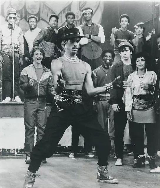 专访新裤子乐队庞宽丨在中国，玩儿乐队到底赚不赚钱？