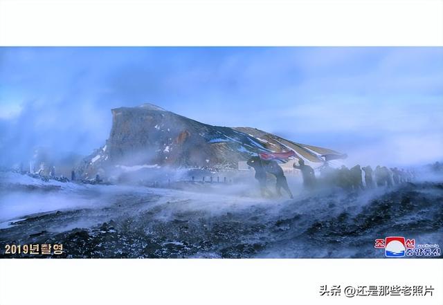 朝鲜的白头山 也就是中国的长白山