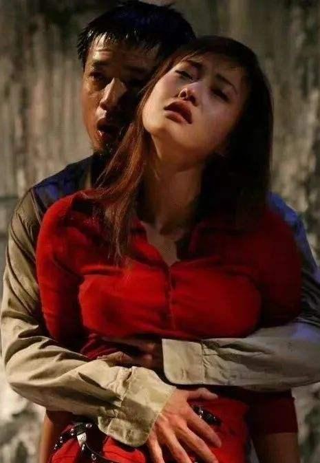 最会演野生美人的，齐溪算一位