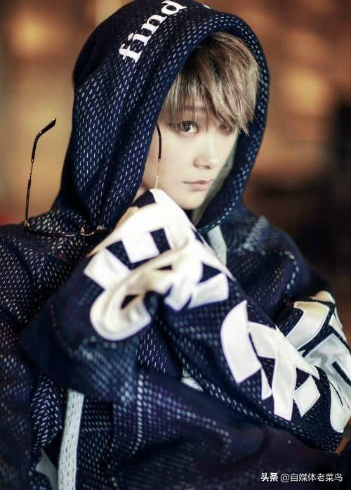 出道即巅峰的李宇春霸气外露，一句“信春哥，得永生”更火遍全国