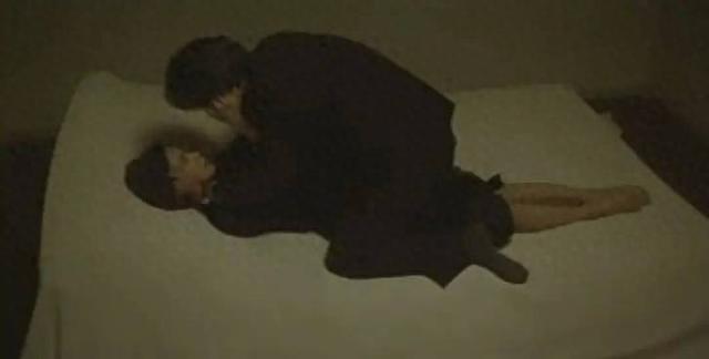 日本伦理片《失乐园》：中年危机下的禁忌之恋与人性探索