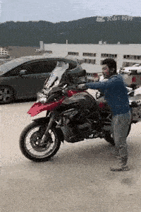 柳岩辽宁春晚小品《大腕来袭》中的护士装，演绎别样美丽