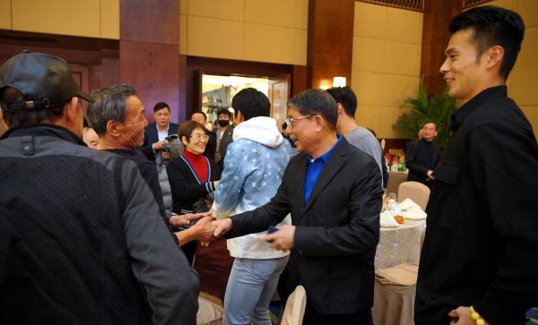 恩师徐根宝为朱峥嵘证婚:超过有俩娃的武磊、吕文君,响应国家号召生三胎