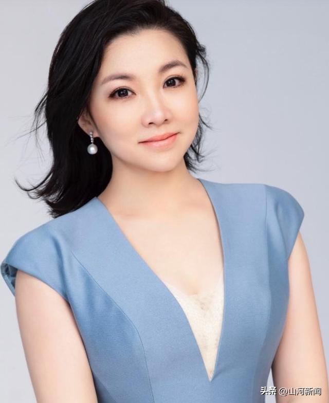 她是军旅歌唱家，身材丰满被称“中年杀手”，今转身成北电教授！