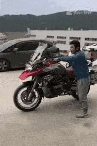 柳岩小品(柳岩辽宁春晚小品《大腕来袭》中的护士装，演绎别样美丽)