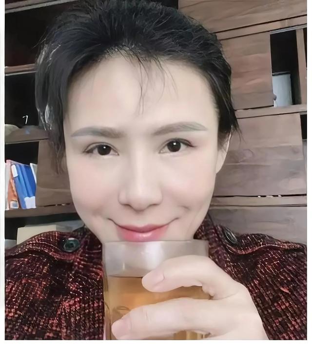 陈岚说:大S纯白得人间不配拥有!多扎心的话语,却一针见血