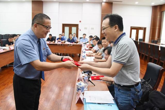 前沿｜松江区院召开新一届廉政监督员、人民参评员聘任会