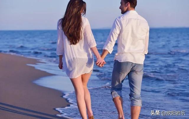 情侣照牵手的正确姿势，唯美又不失浪漫