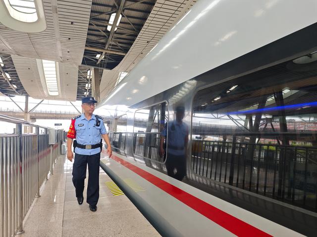 乘警老杜：二十年间220万余公里的平安守护