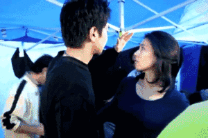 白敬亭宋轶恋情曝光，女方大4岁，因戏生情，已获男方父母认可