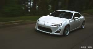 够低调(外观看上去再普通不过，引擎却是大V8这台86真是够低调)