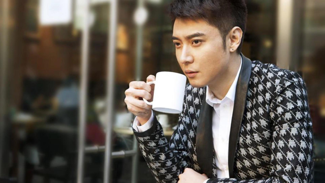 《蓝色生死恋》尹俊熙,和《致青春》林静,是同一类“情圣”