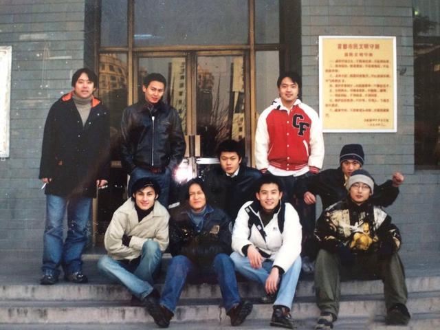 演员杨志刚：娶小师妹张静，每月工资都上交，如今他过得怎么样？