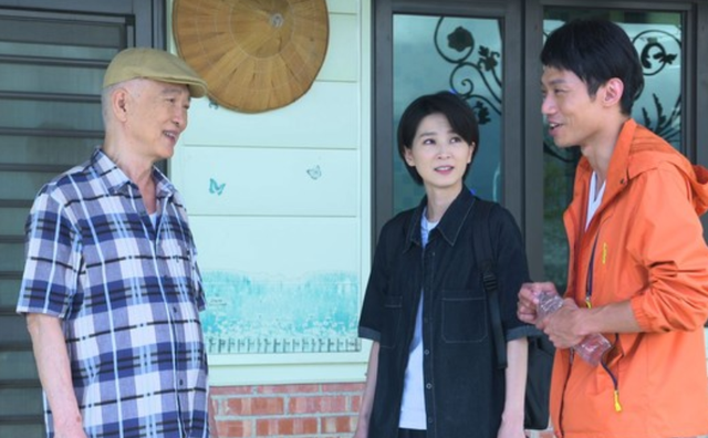 “公孙策”范鸿轩复出拍戏！身材发福精神十足，74岁仍未婚未育