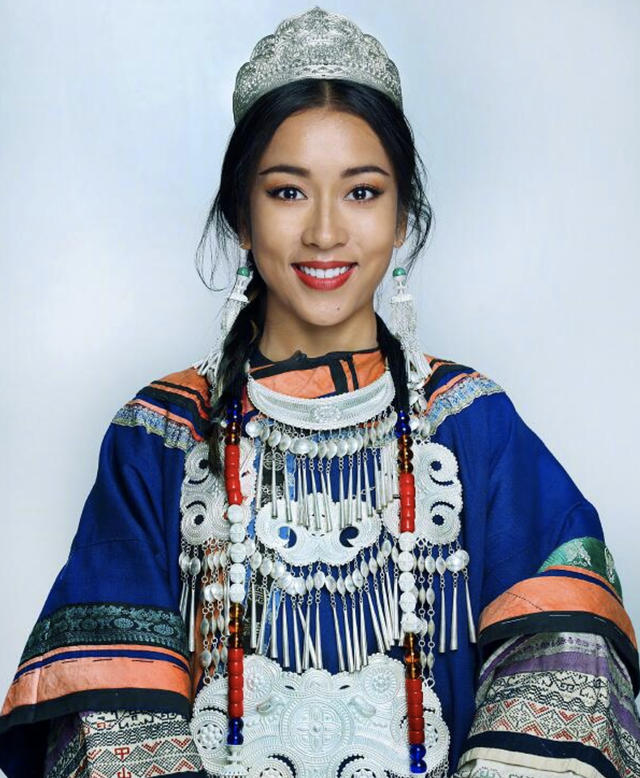 “黑美人”吉克隽逸的成名史:卖惨、炫富、插足他人感情