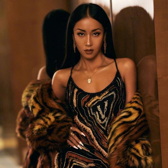 “黑美人”吉克隽逸的成名史:卖惨、炫富、插足他人感情