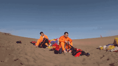 真实版“荒野求生”!10名中国航天员正在沙漠开展野外生存训练