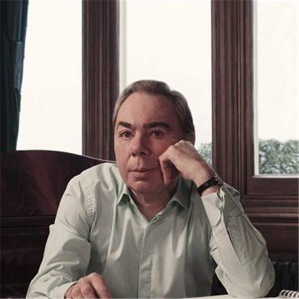 她的一生充满争议，却让整个阿根廷为她哭泣｜跟着电影去旅行