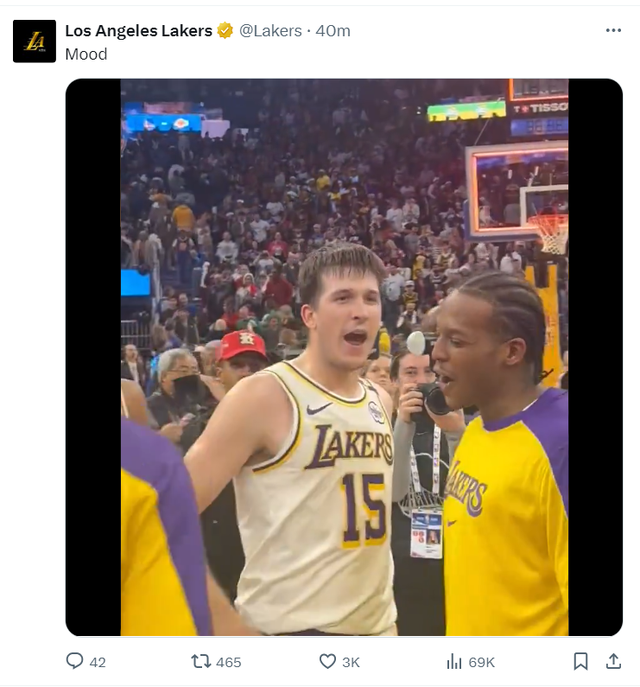 里夫斯双手指天霸气十足：湖人连发3推为他喝彩 创纪录詹皇献撞胸